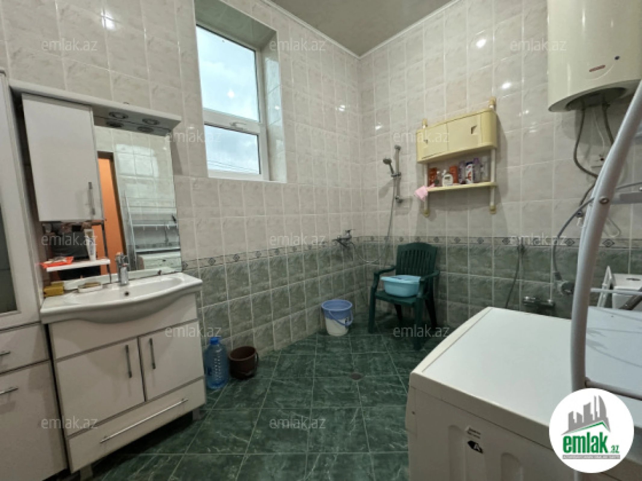 Satılır 5 otaqlı mənzil 150 m²