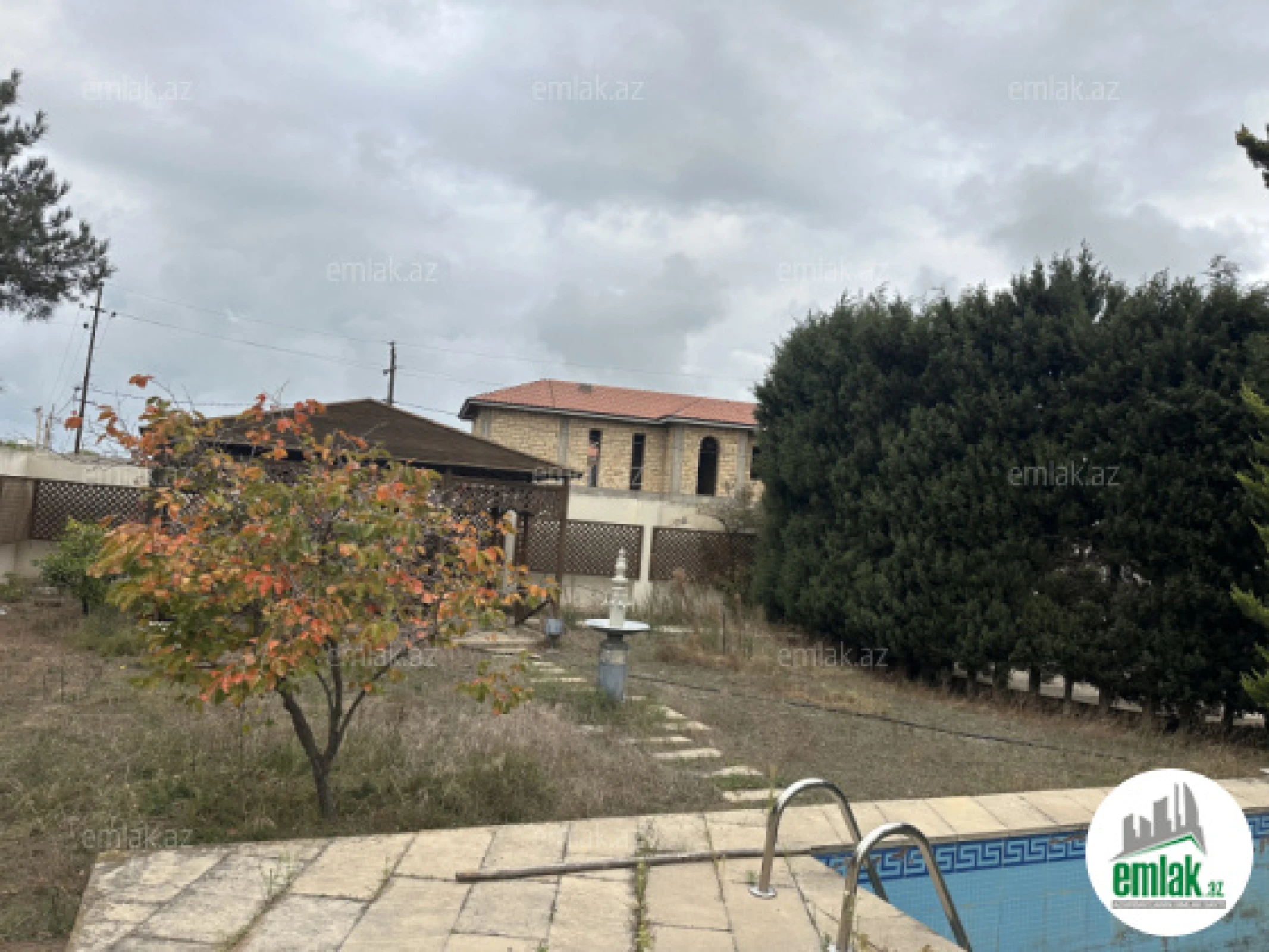 Satılır 5 otaqlı mənzil 150 m²