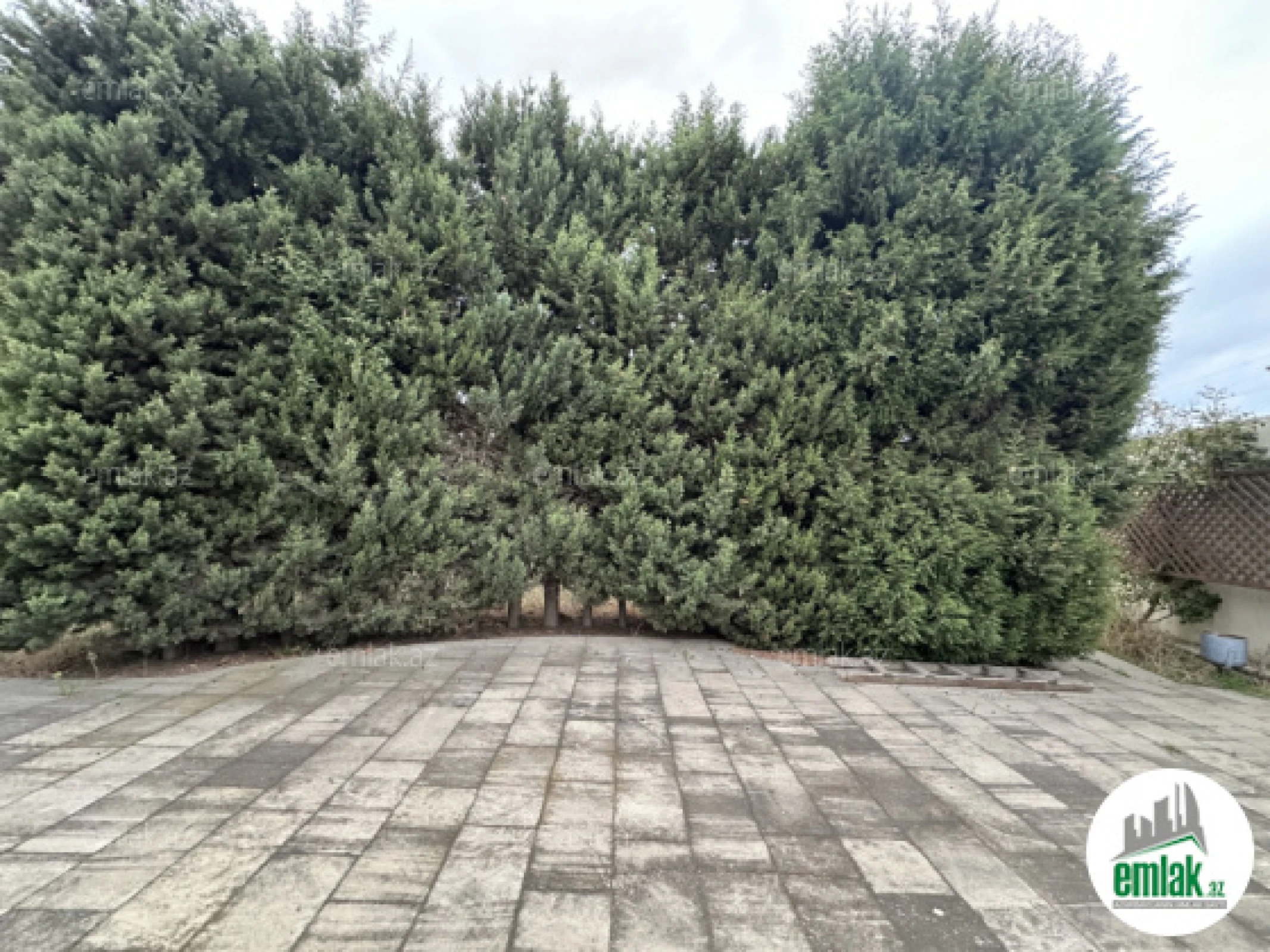 Satılır 5 otaqlı mənzil 150 m²