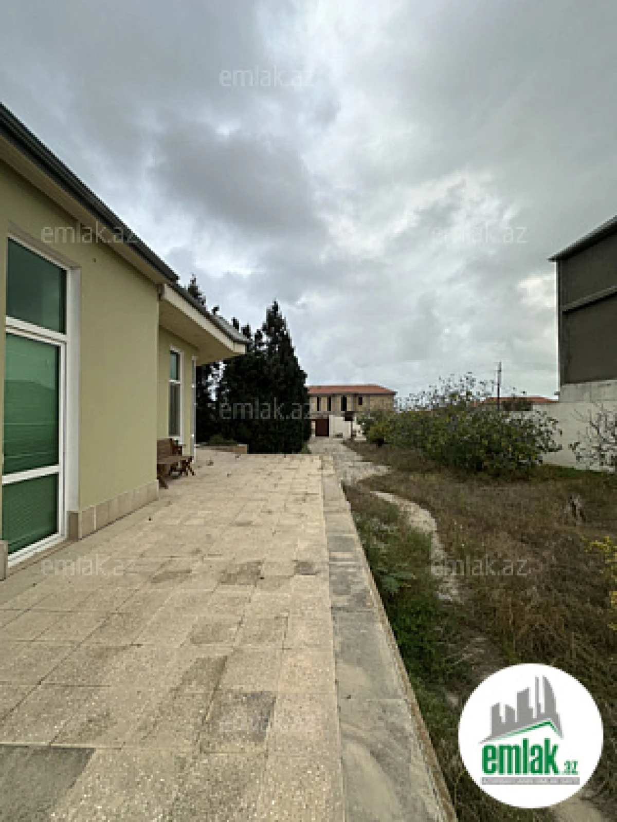 Satılır 5 otaqlı mənzil 150 m²