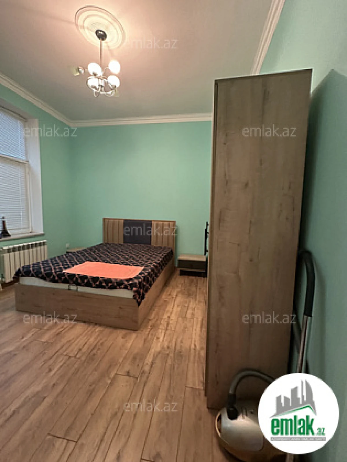 Satılır 5 otaqlı mənzil 150 m²