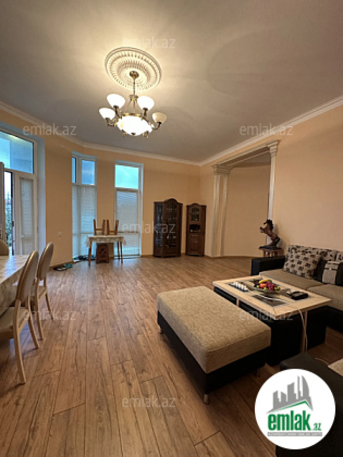 Satılır 5 otaqlı mənzil 150 m²