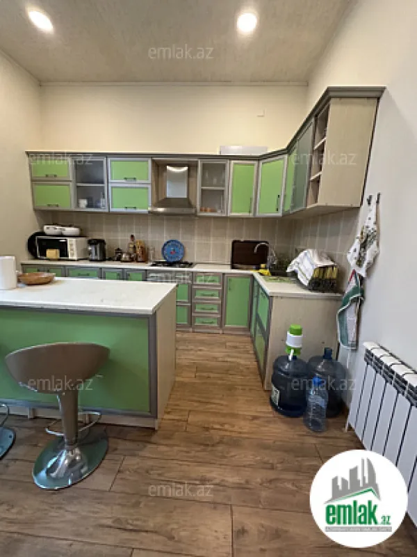 Satılır 5 otaqlı mənzil 150 m²