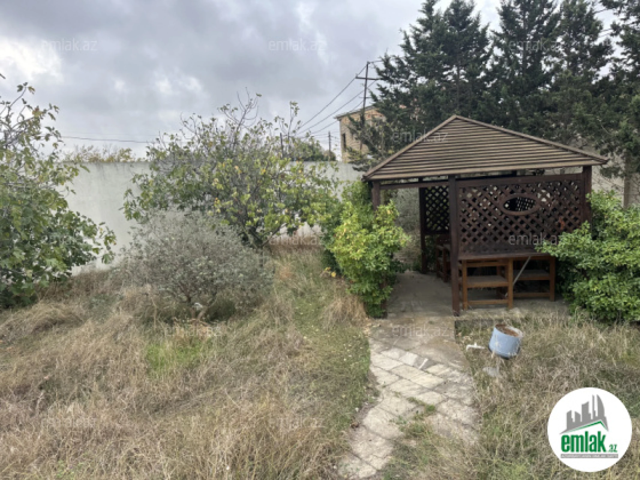 Satılır 5 otaqlı mənzil 150 m²