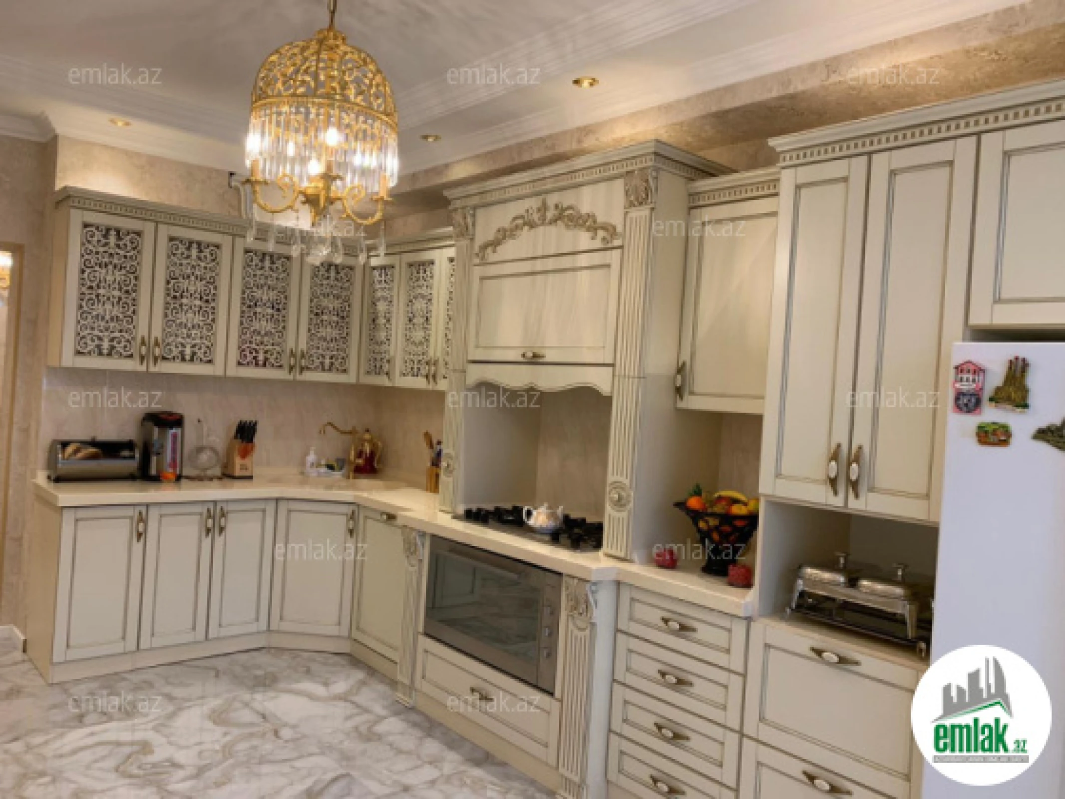 Satılır 2 otaqlı köhnə tikili 68 m²