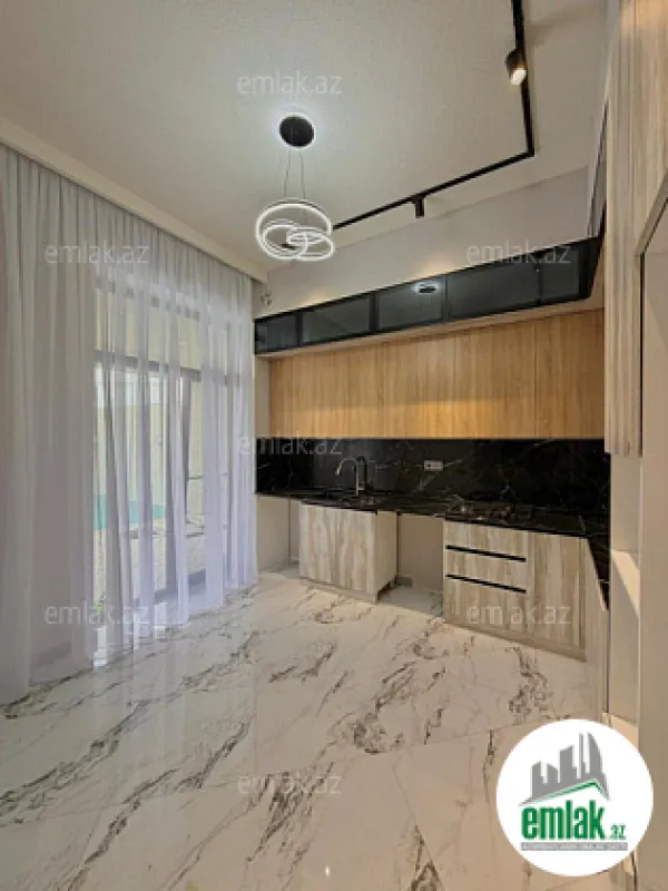 Satılır 4 otaqlı mənzil 150 m²
