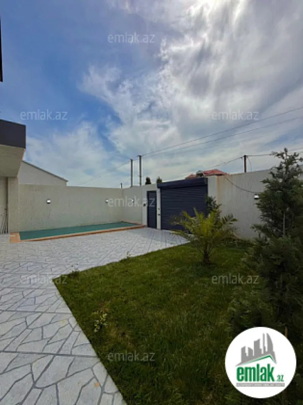 Satılır 4 otaqlı mənzil 135 m²
