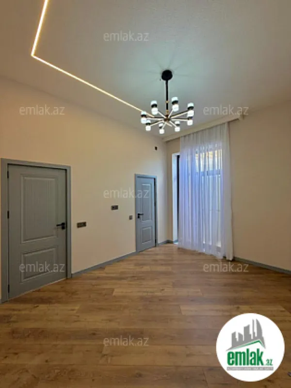 Satılır 4 otaqlı mənzil 135 m²