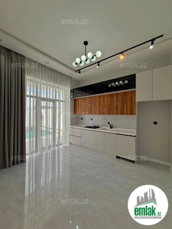 Satılır 4 otaqlı mənzil 145 m²
