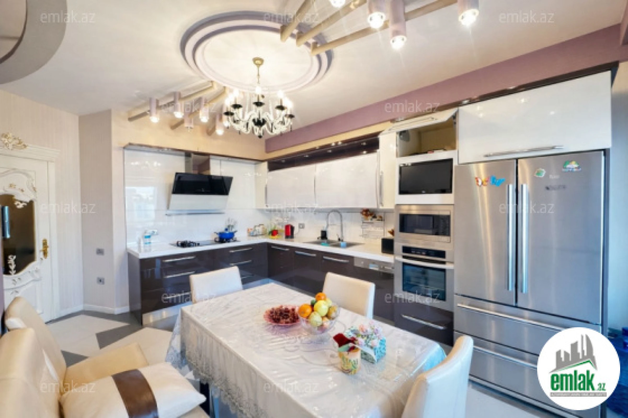 Satılır 3 otaqlı yeni tikili 140 m²