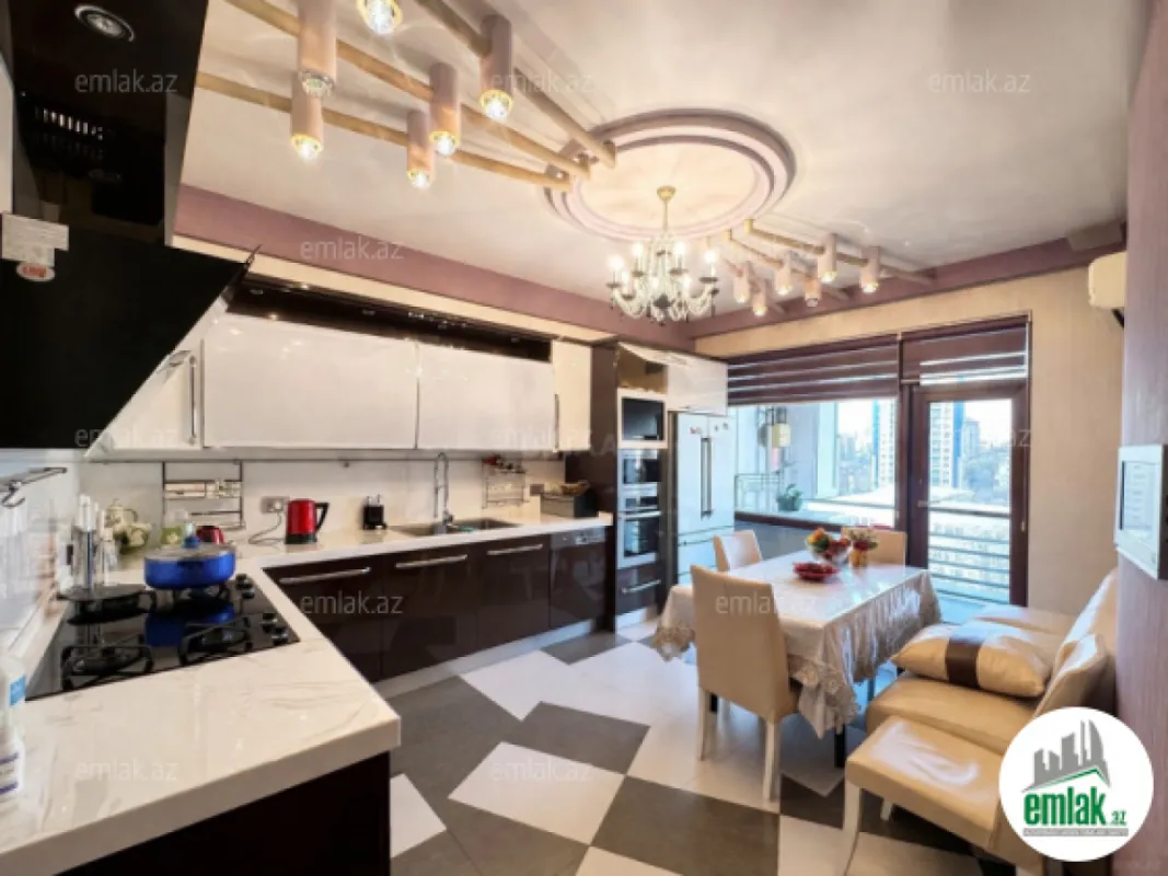 Satılır 3 otaqlı yeni tikili 140 m²