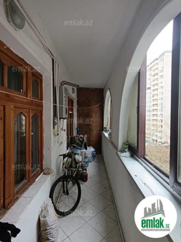 Satılır 5 otaqlı köhnə tikili 120 m²