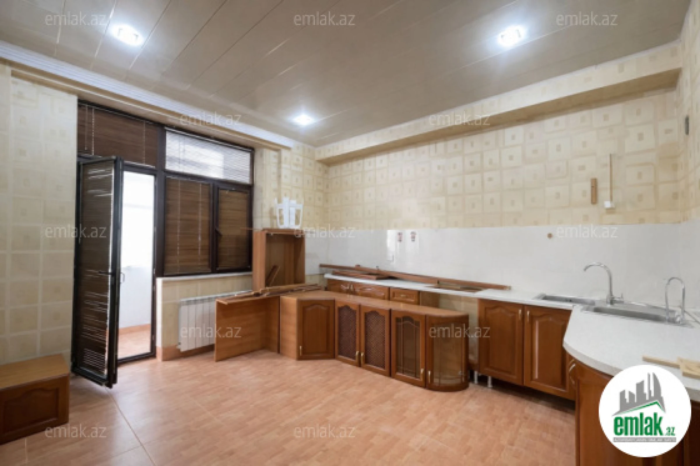 Satılır 3 otaqlı yeni tikili 170 m²