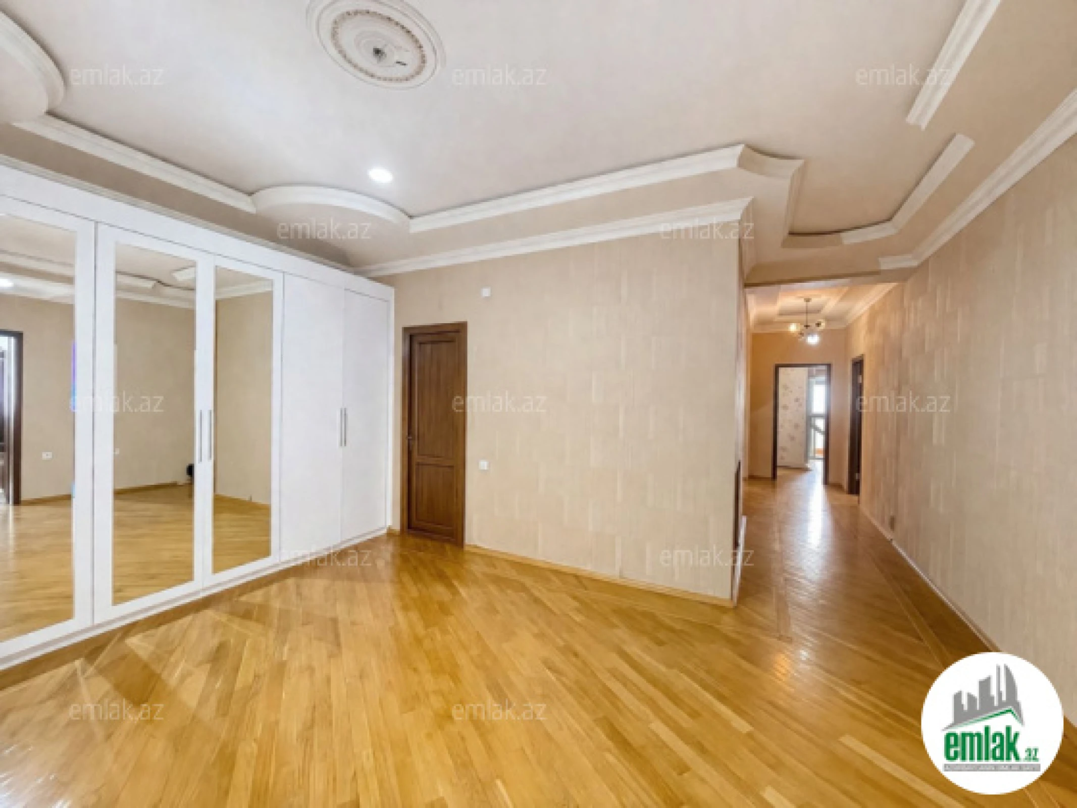 Satılır 3 otaqlı yeni tikili 170 m²