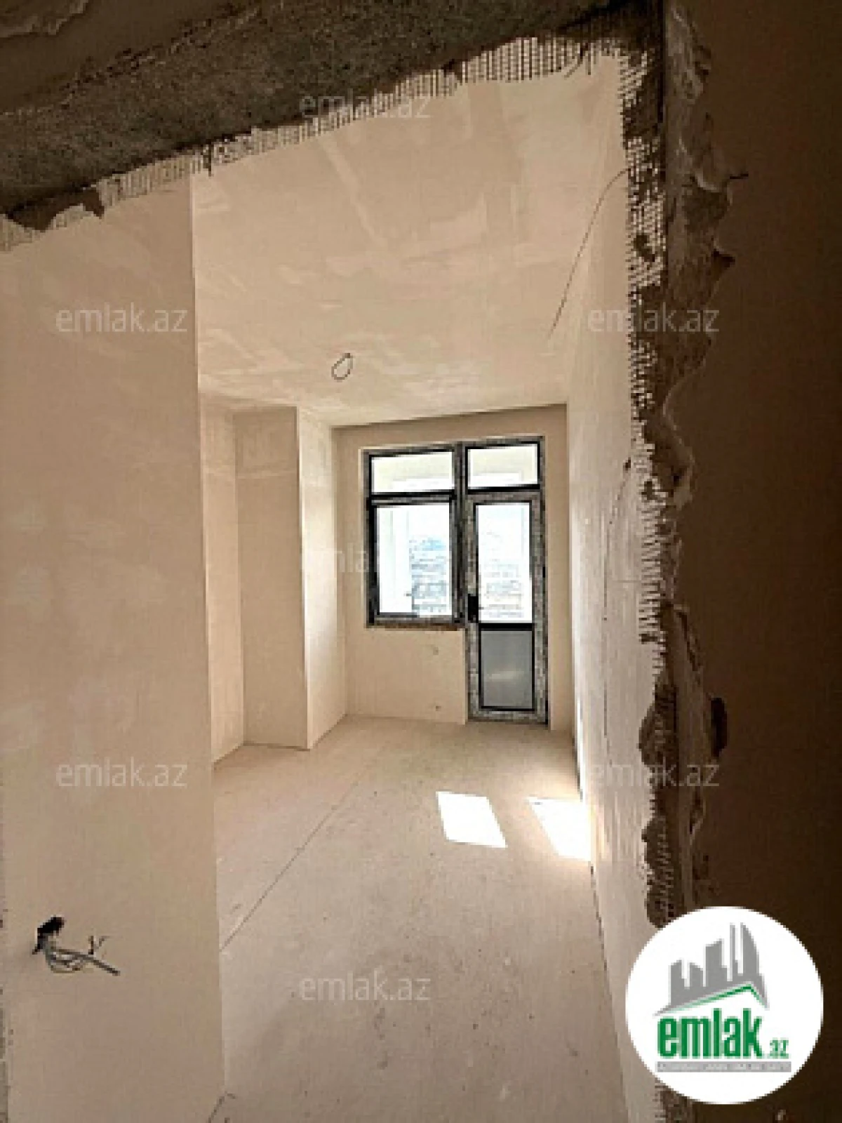 Satılır 3 otaqlı yeni tikili 80 m²