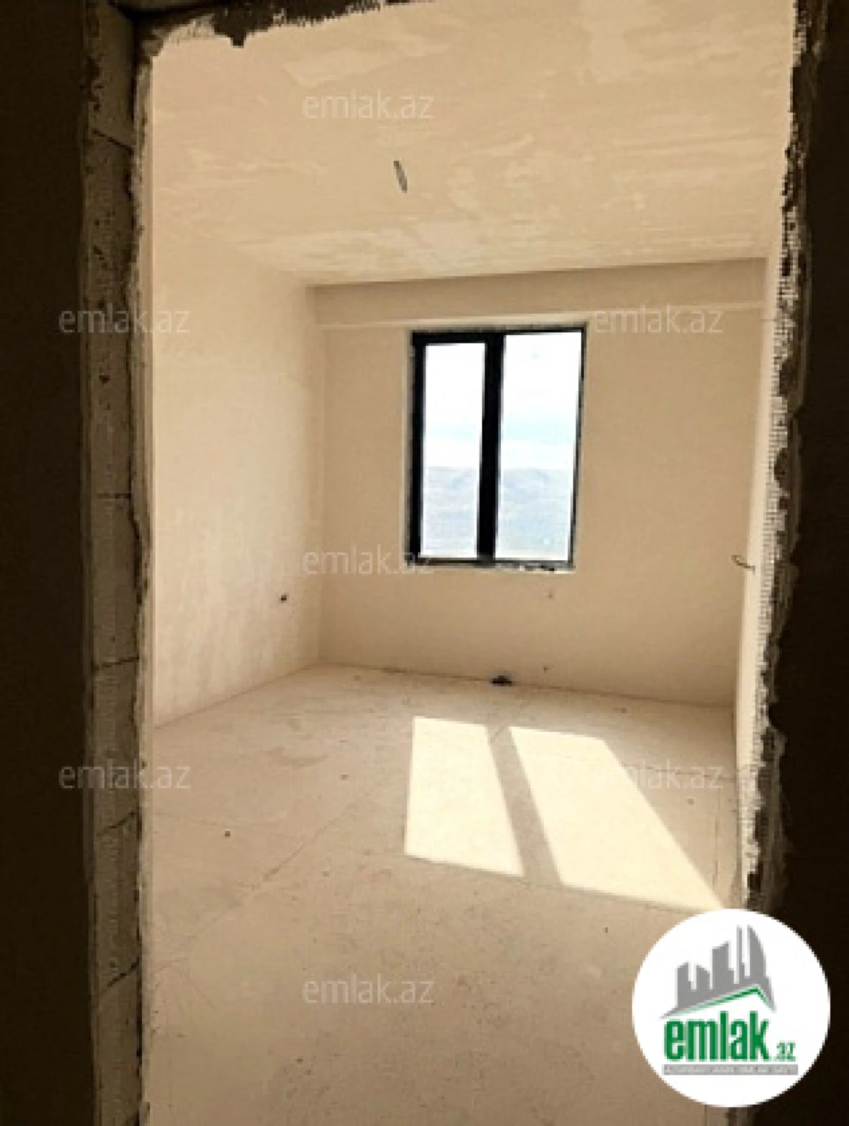 Satılır 3 otaqlı yeni tikili 80 m²