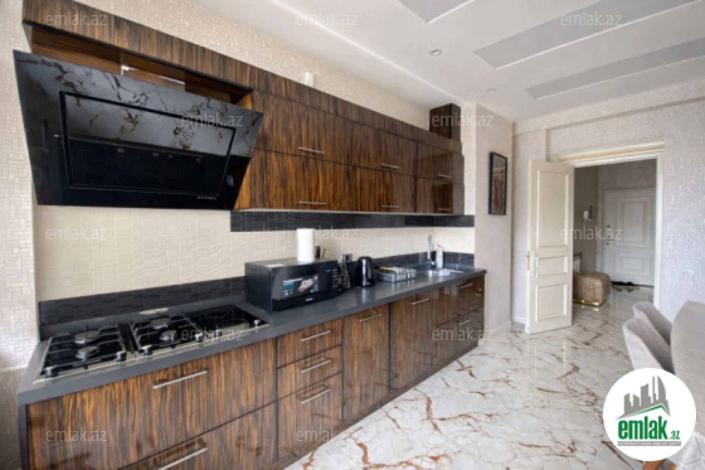 Satılır 3 otaqlı yeni tikili 150 m²