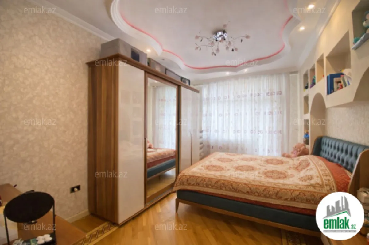 Satılır 3 otaqlı yeni tikili 150 m²