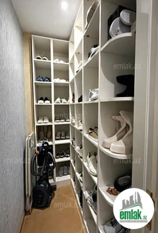 Satılır 3 otaqlı yeni tikili 150 m²