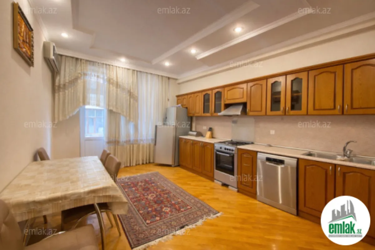 Satılır 3 otaqlı yeni tikili 170 m²