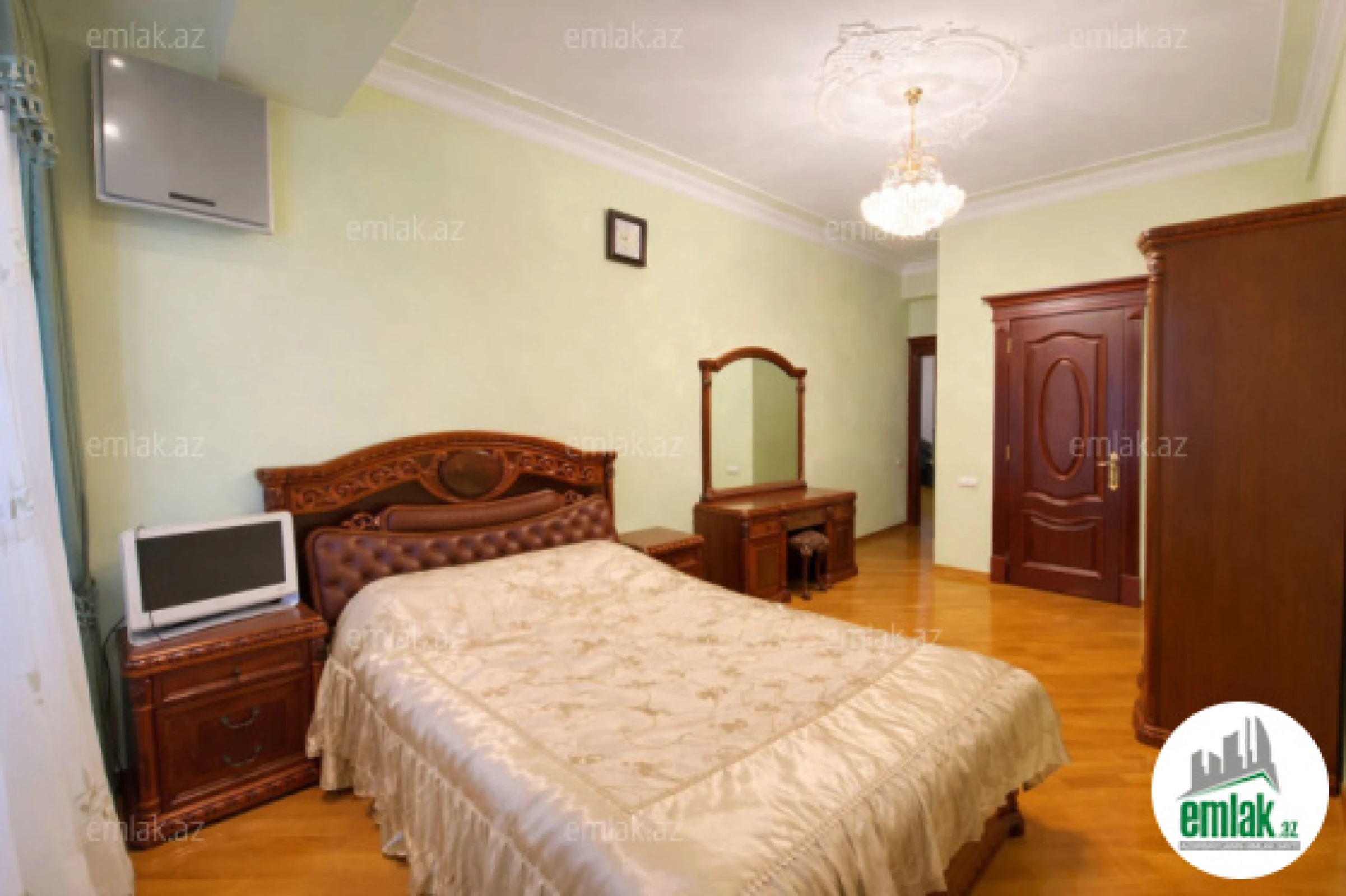 Satılır 3 otaqlı yeni tikili 170 m²