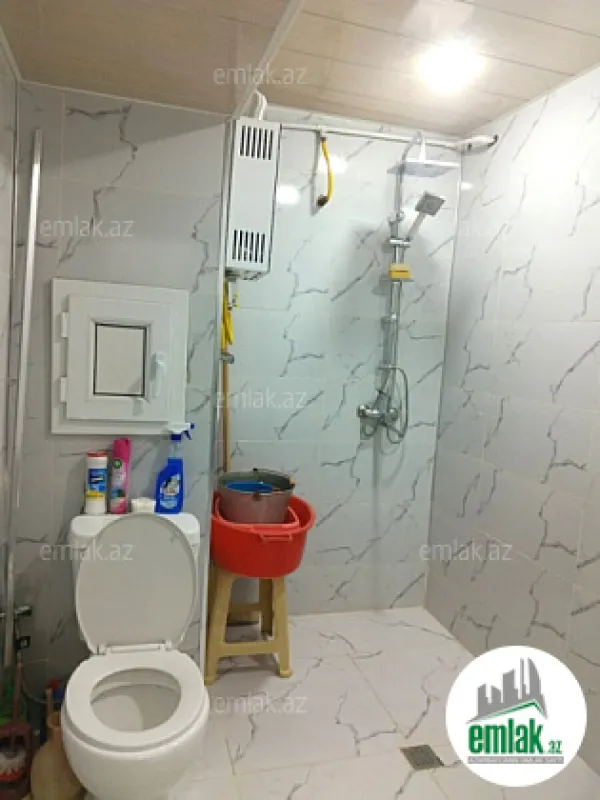 Satılır 1 otaqlı köhnə tikili 40 m²