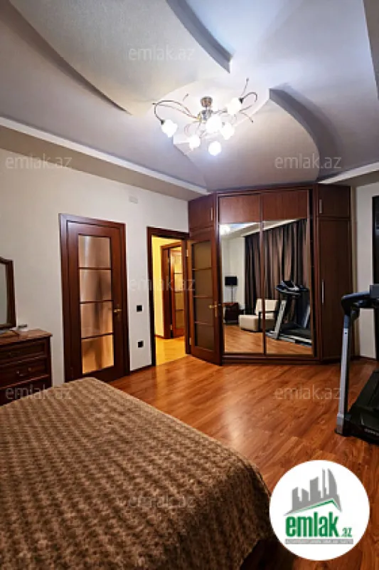 Satılır 3 otaqlı yeni tikili 190 m²