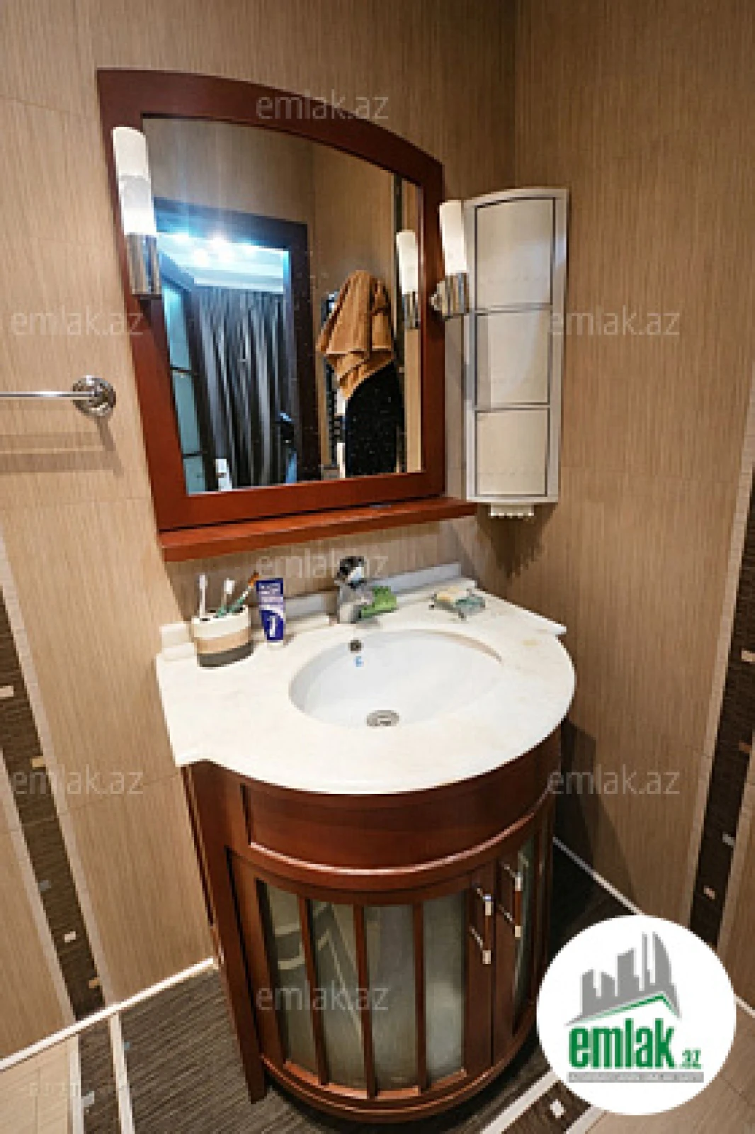 Satılır 3 otaqlı yeni tikili 190 m²