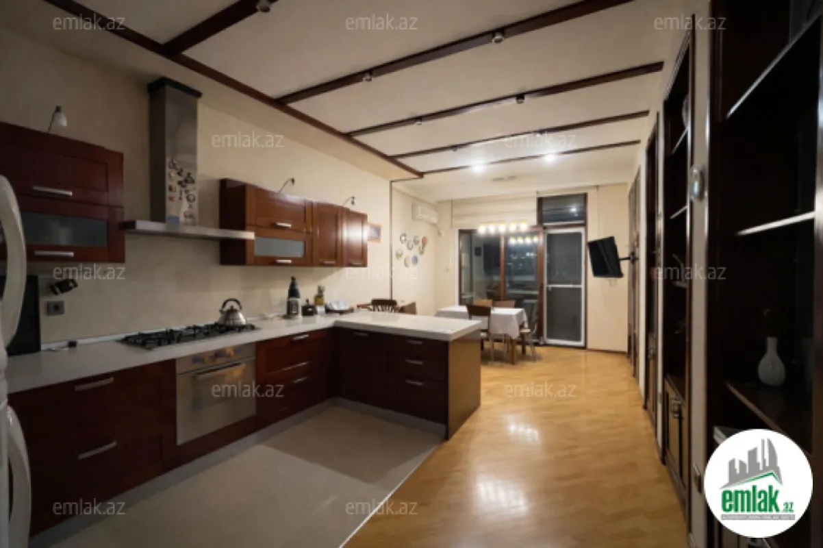 Satılır 3 otaqlı yeni tikili 190 m²