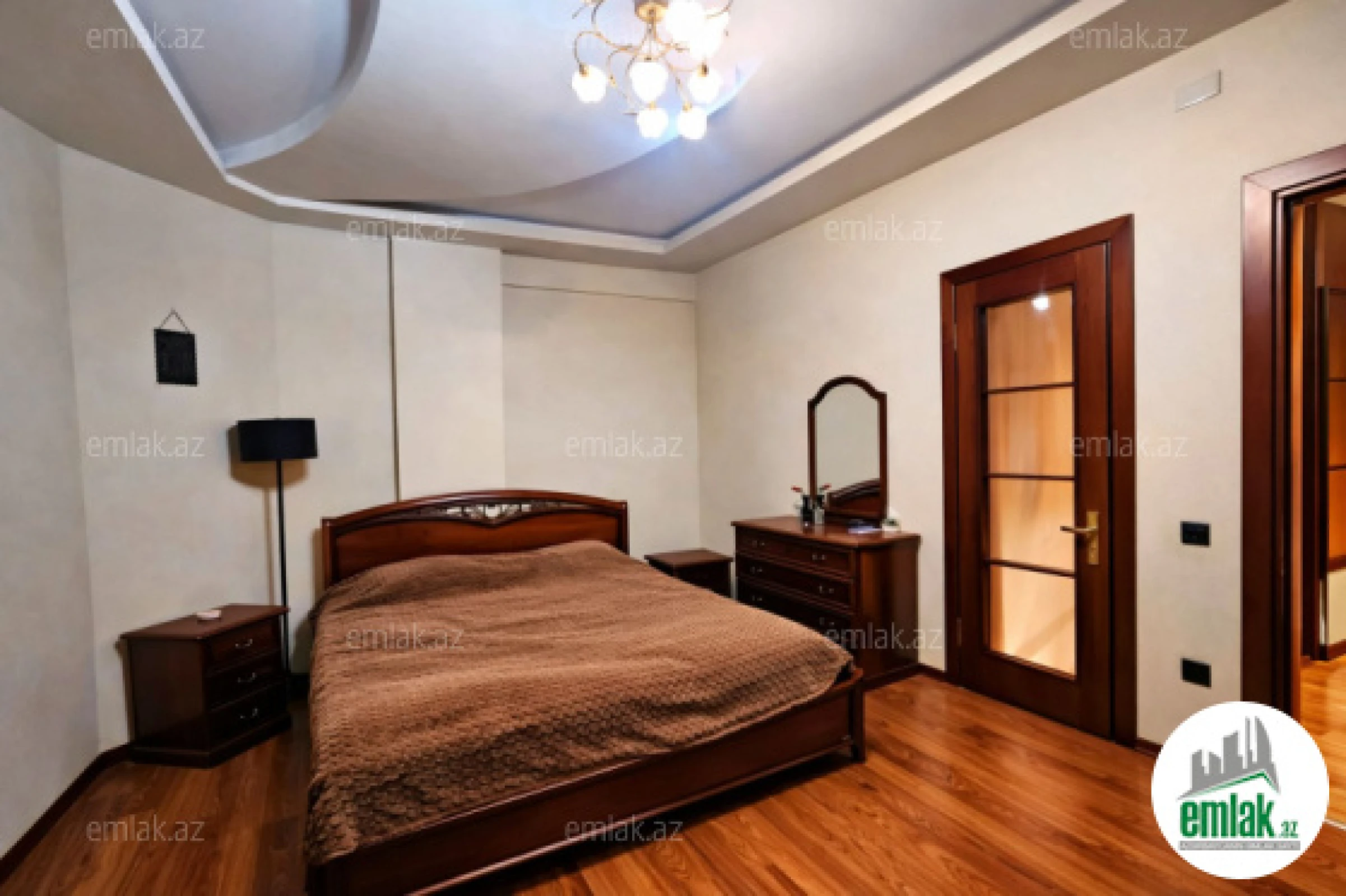 Satılır 3 otaqlı yeni tikili 190 m²