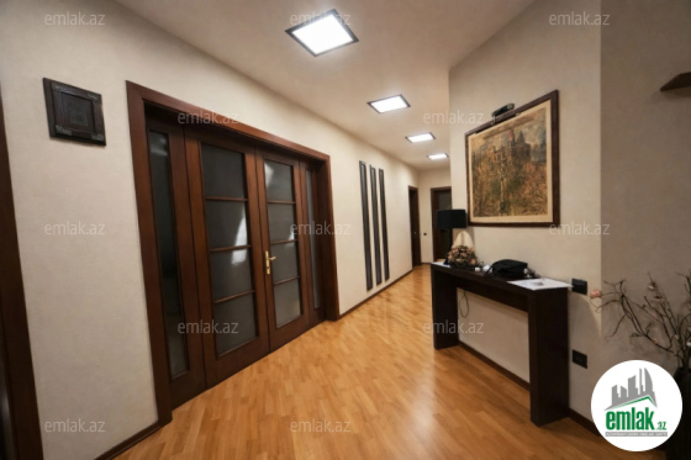 Satılır 3 otaqlı yeni tikili 190 m²