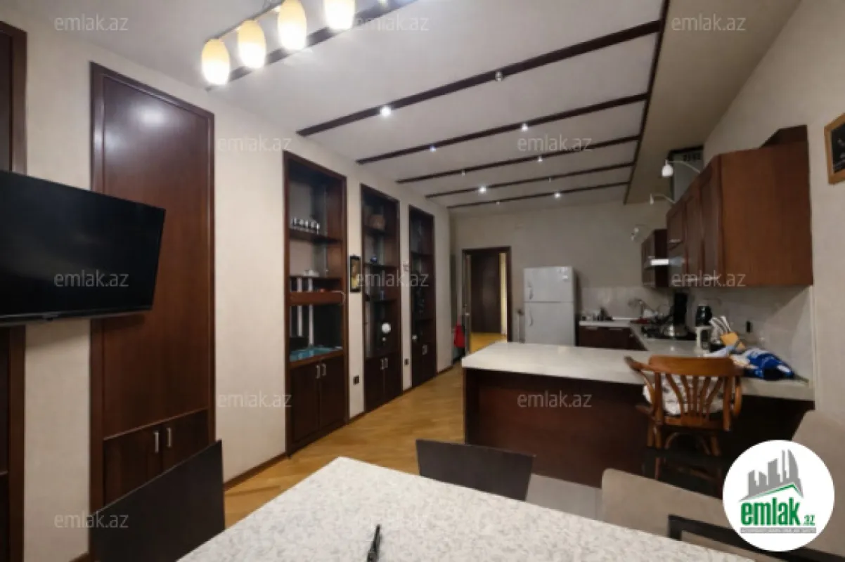 Satılır 3 otaqlı yeni tikili 190 m²