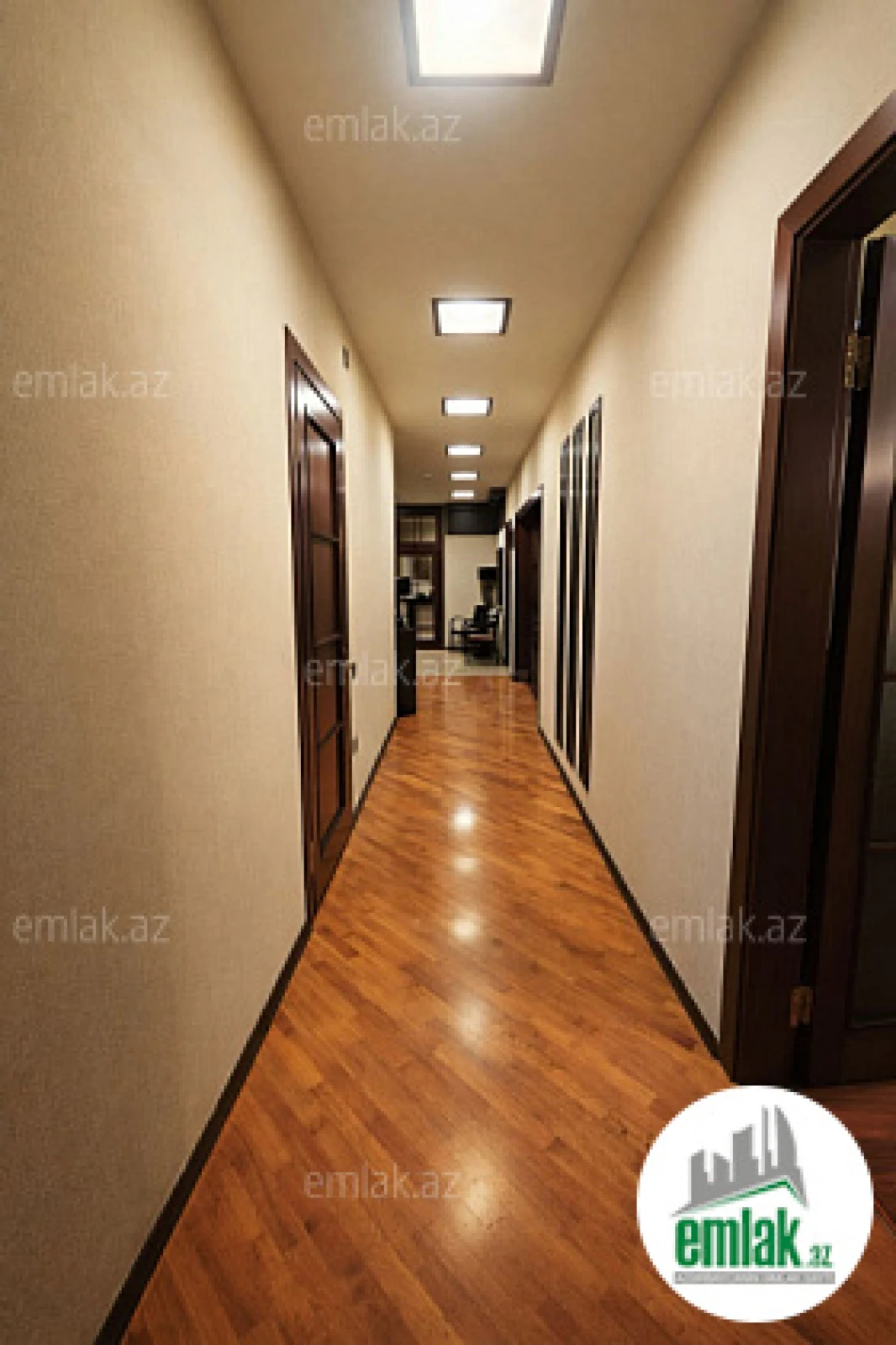 Satılır 3 otaqlı yeni tikili 190 m²