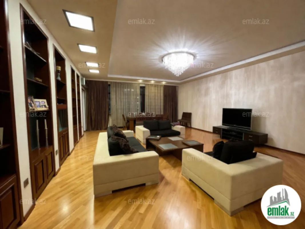 Satılır 3 otaqlı yeni tikili 190 m²