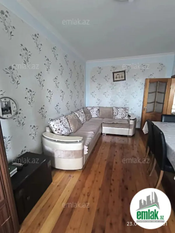 Satılır 3 otaqlı köhnə tikili 90 m²