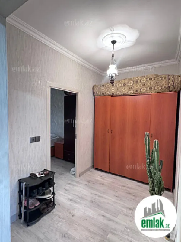 Satılır 2 otaqlı köhnə tikili 65 m²