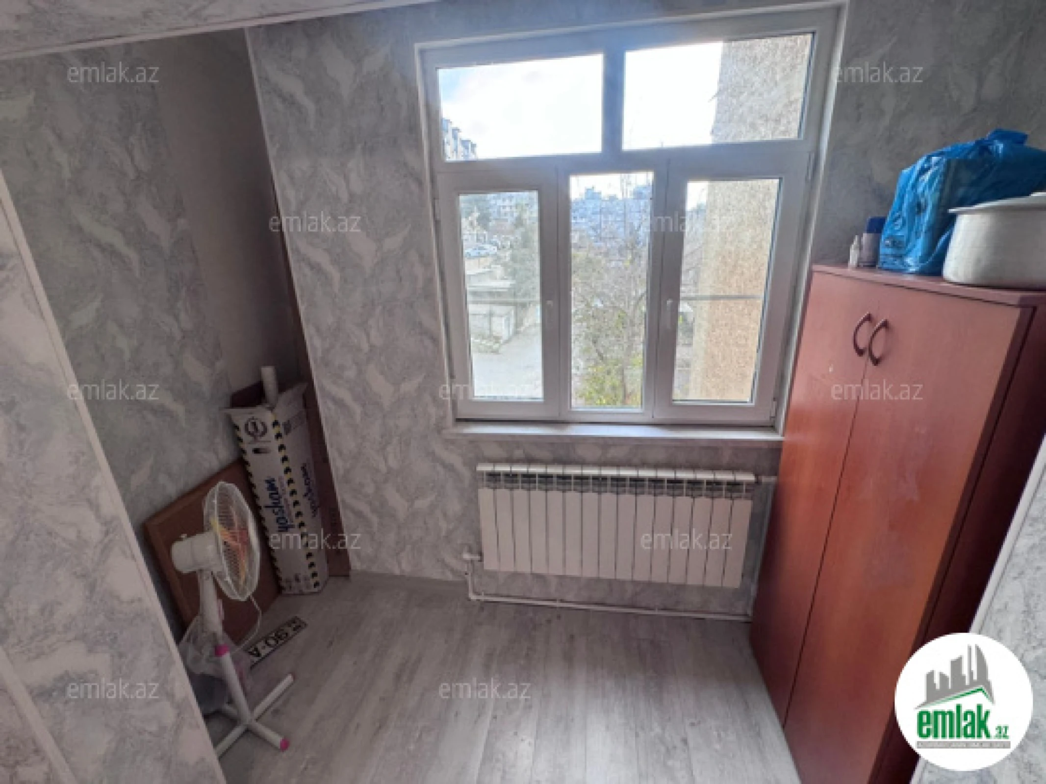Satılır 2 otaqlı köhnə tikili 65 m²