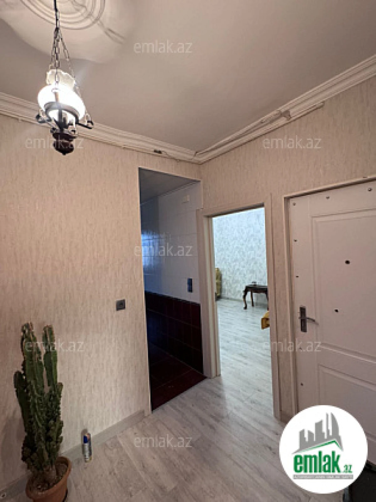 Satılır 2 otaqlı köhnə tikili 65 m²