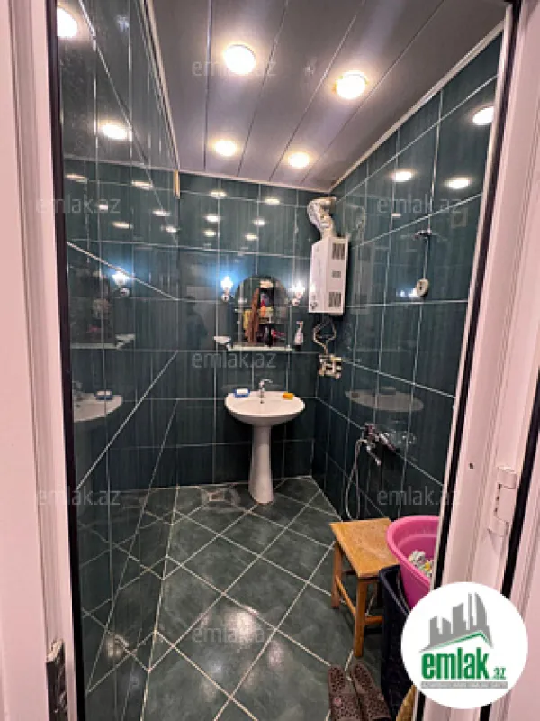 Satılır 2 otaqlı köhnə tikili 65 m²