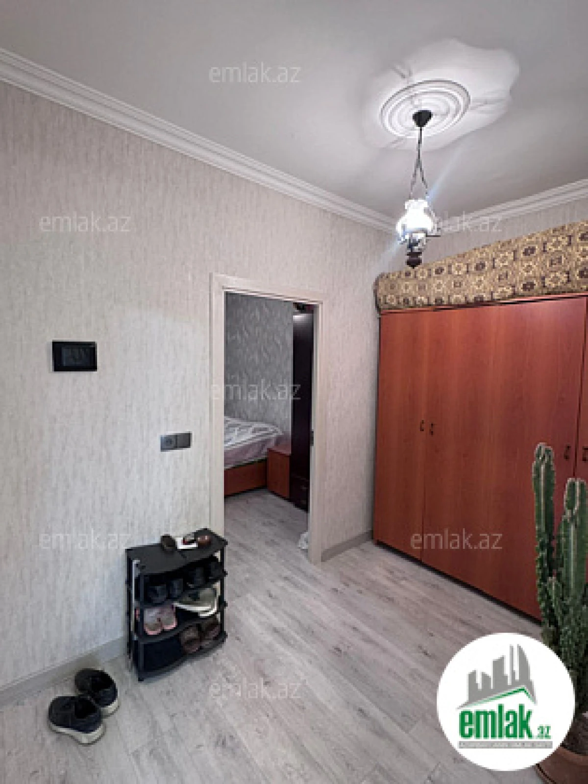 Satılır 2 otaqlı köhnə tikili 65 m²