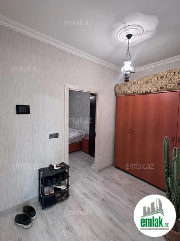 Satılır 2 otaqlı köhnə tikili 65 m²