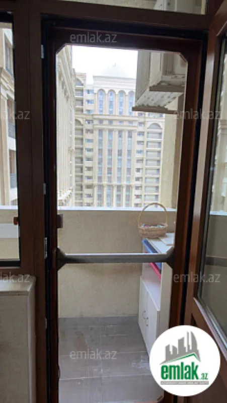 Satılır 3 otaqlı yeni tikili 120 m²