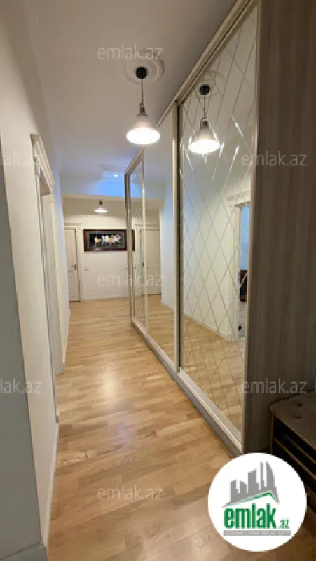 Satılır 3 otaqlı yeni tikili 120 m²