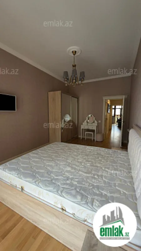 Satılır 3 otaqlı yeni tikili 120 m²