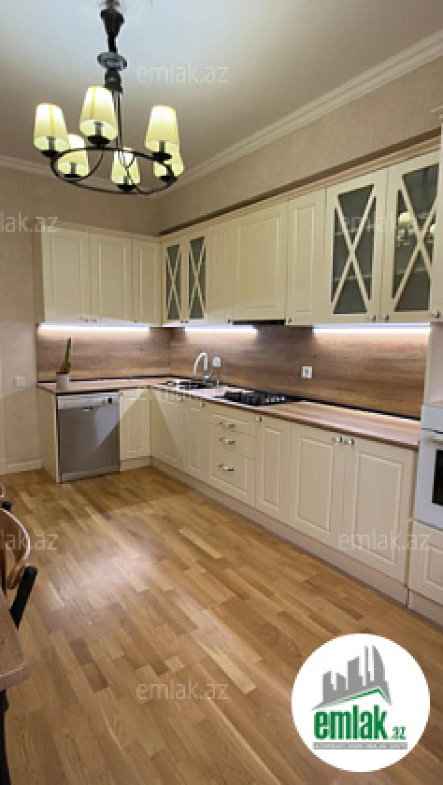 Satılır 3 otaqlı yeni tikili 120 m²