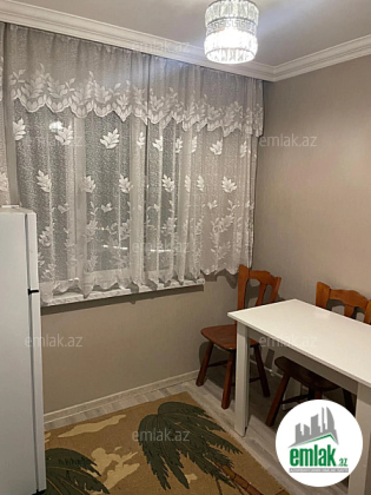 Satılır 1 otaqlı köhnə tikili 32 m²
