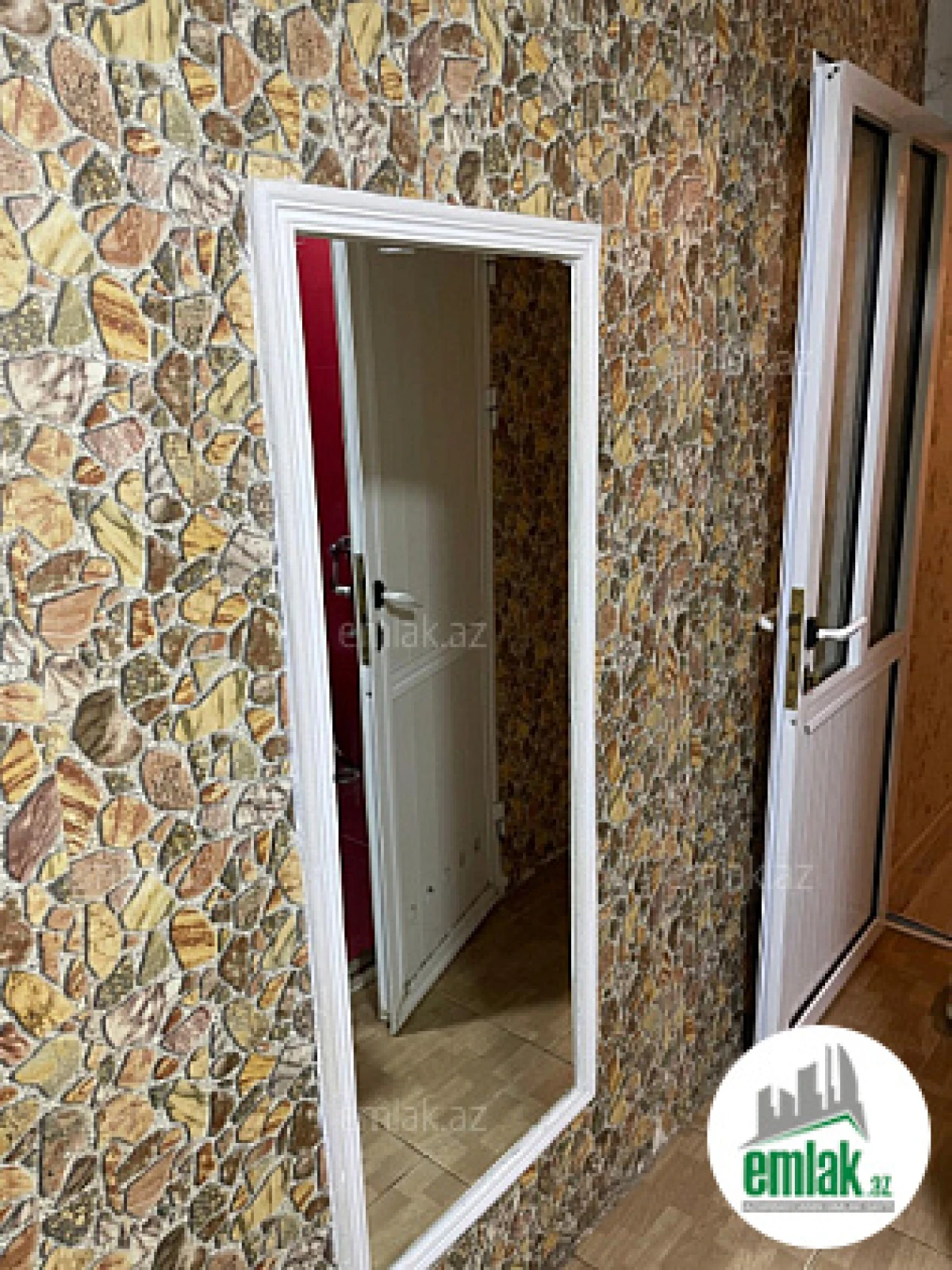 Satılır 1 otaqlı köhnə tikili 32 m²