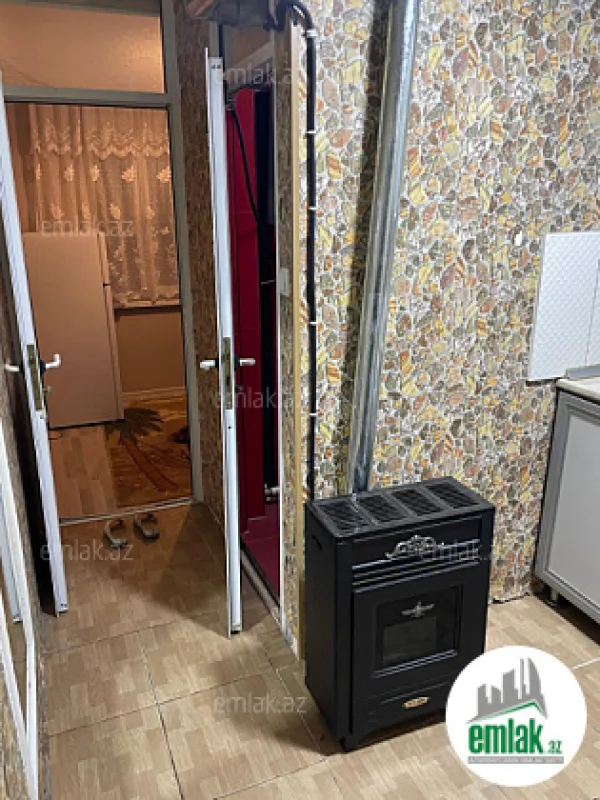 Satılır 1 otaqlı köhnə tikili 32 m²