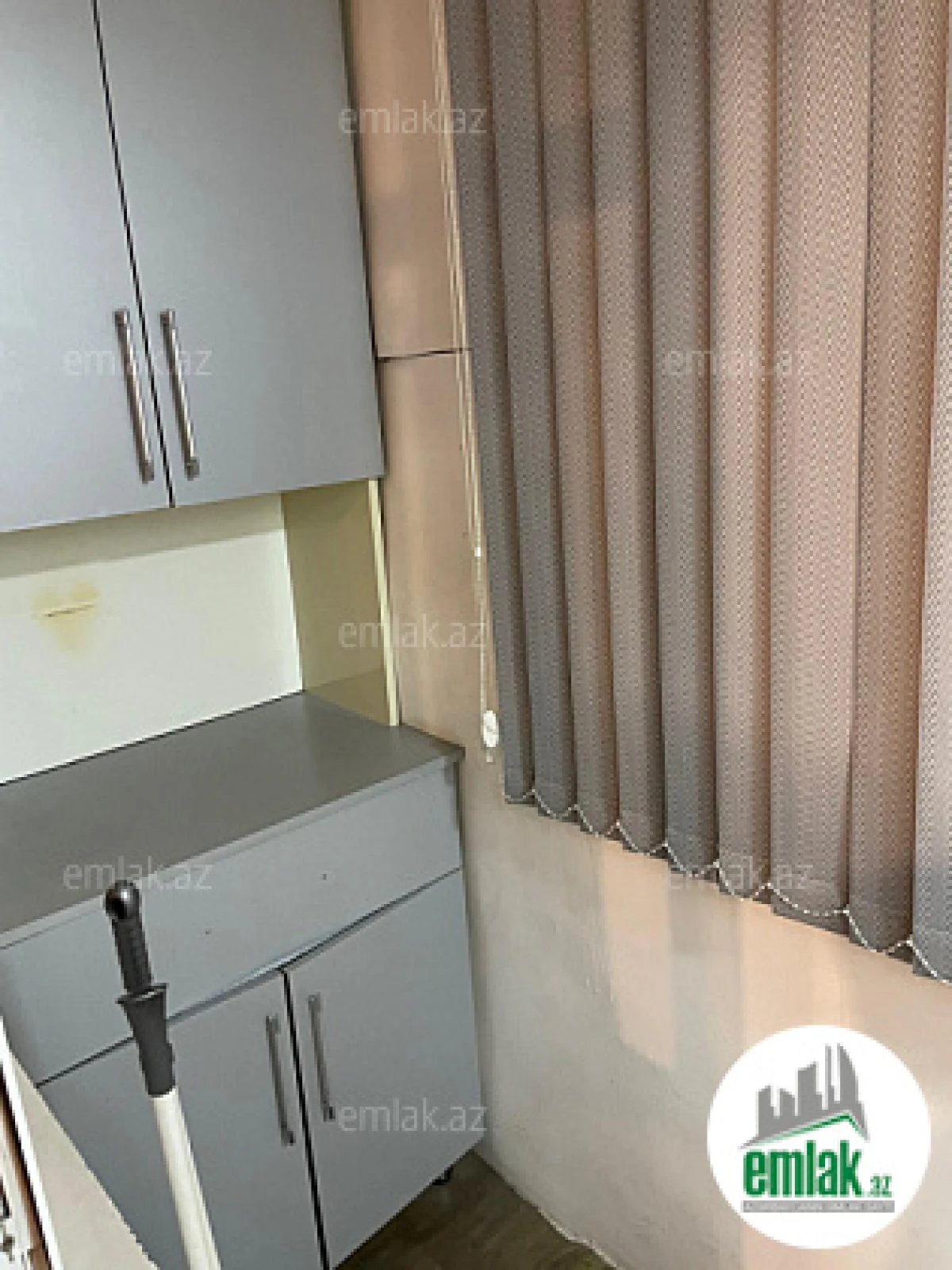 Satılır 1 otaqlı köhnə tikili 32 m²