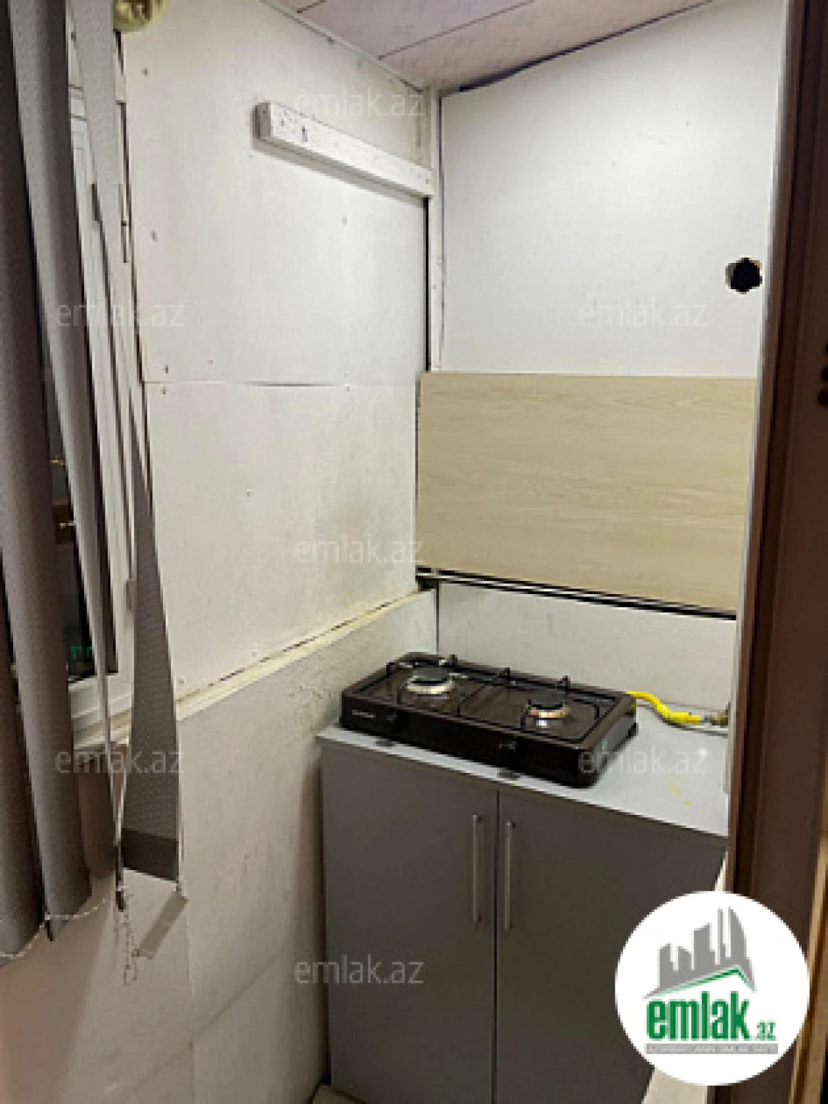 Satılır 1 otaqlı köhnə tikili 32 m²